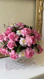 ⁦Roses Vase Arrangement⁩ - الصورة ⁦2⁩