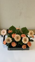 ⁦Designed Table Arrangement⁩ - الصورة ⁦2⁩