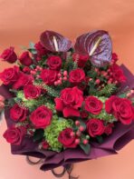 ⁦Giant Red Bouquet⁩ - الصورة ⁦4⁩