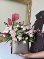 ⁦Silver Signature Arrangment⁩ - الصورة ⁦3⁩